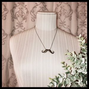 🚫 SOLD • NECKLACE • GOLD MUSTACHE